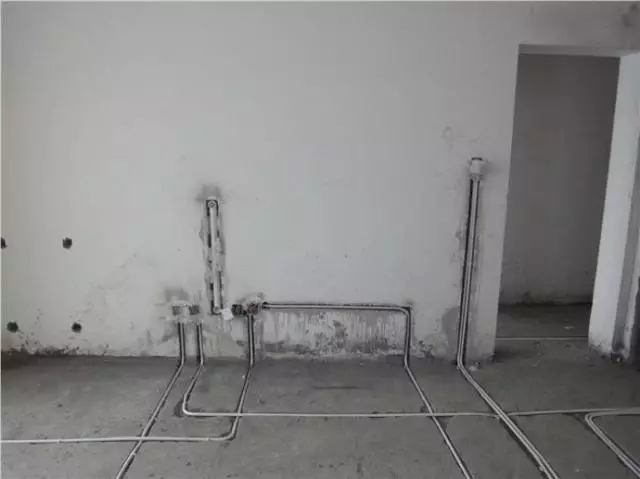 电视背景墙插座布线