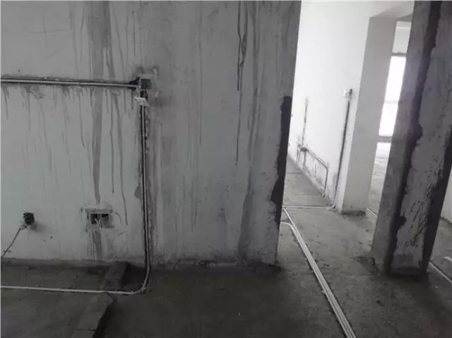 插座内连线